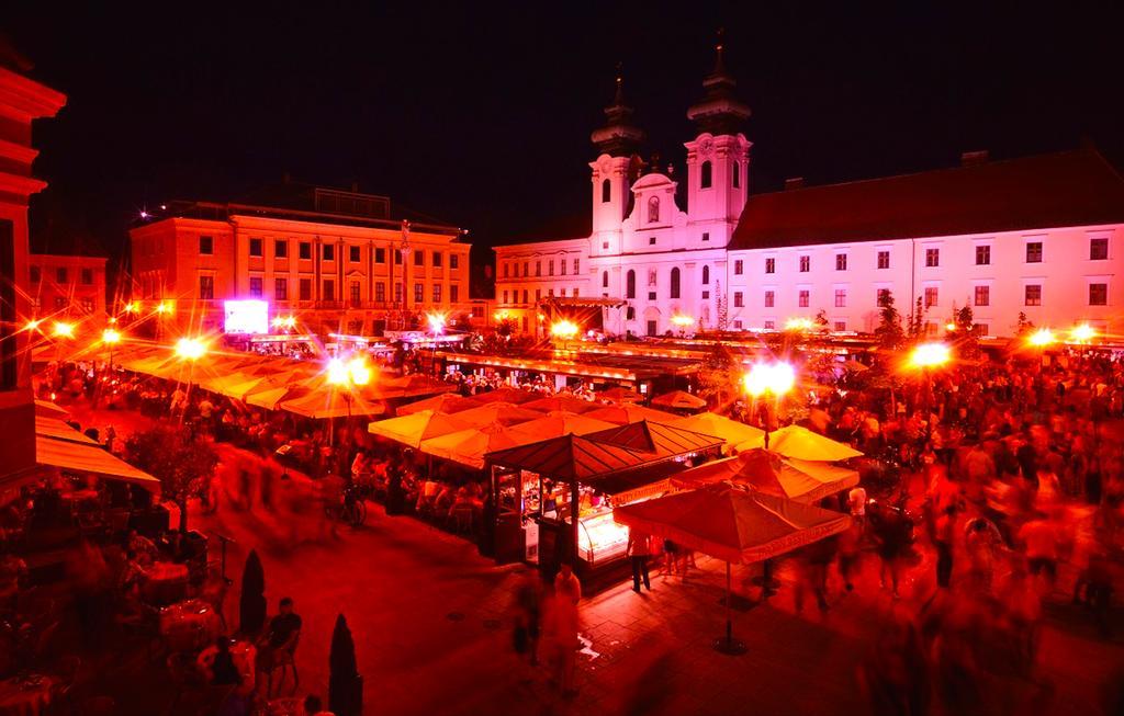Aurora Premium Home Győr Extérieur photo